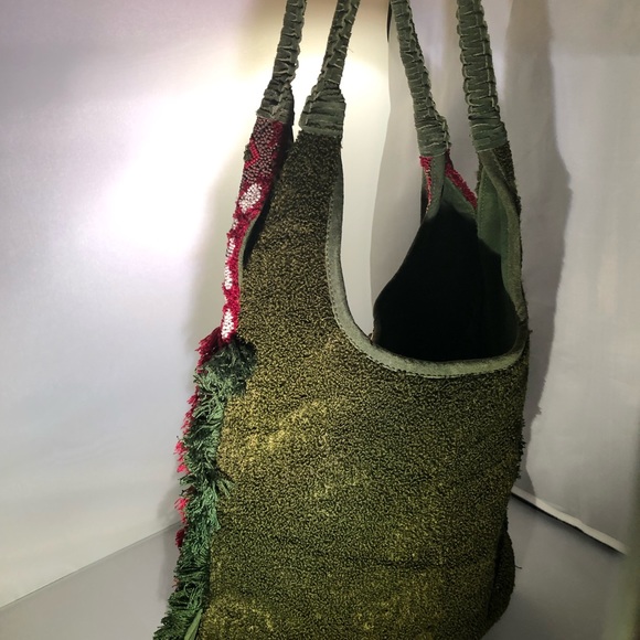 Beautiful handcrafted beaded designer bag - Picture 2 of 3